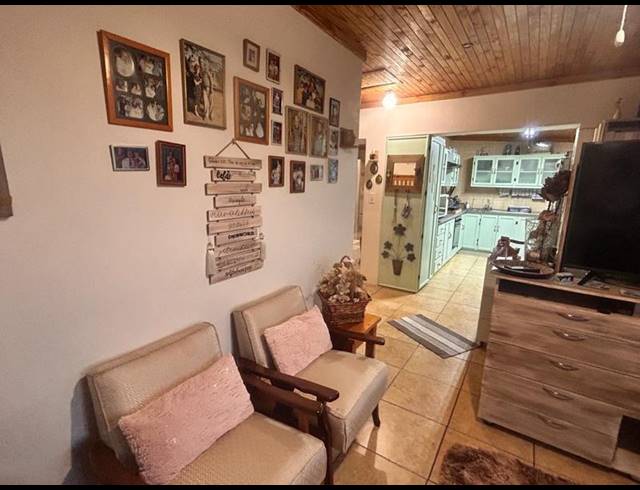 6 BEDROOM HOUSE FOR SALE IN MEYERVILLE